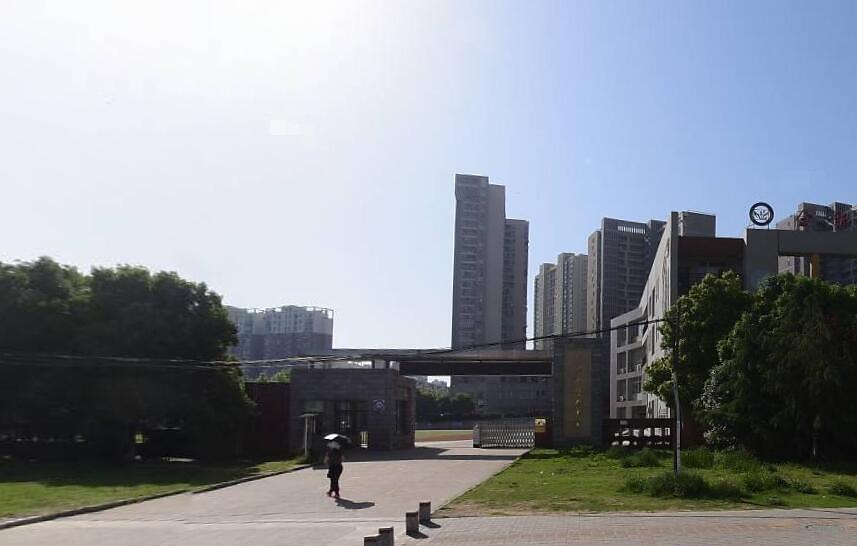 合肥市琥珀中学（龙居山校区）