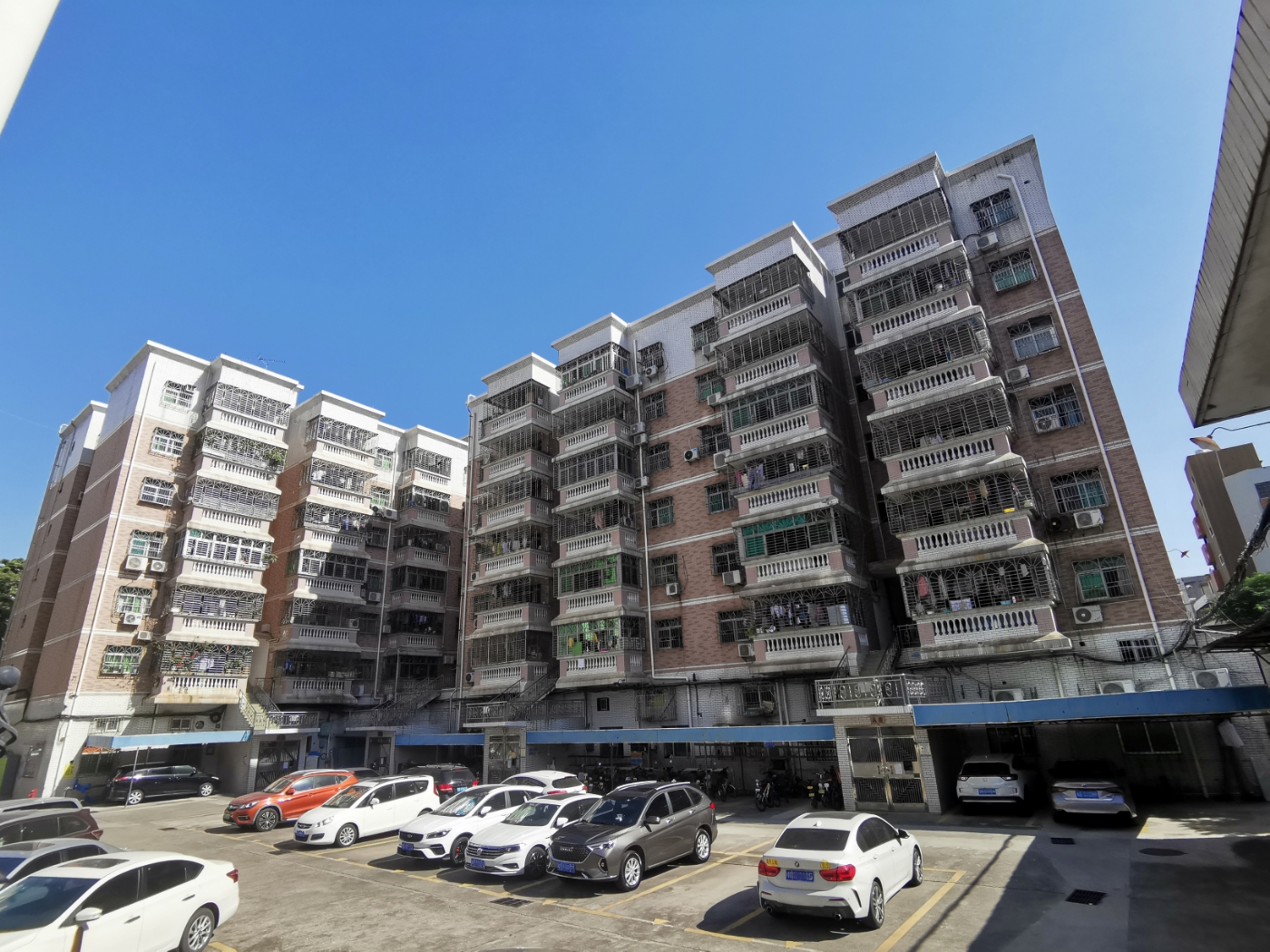 深华业商住楼