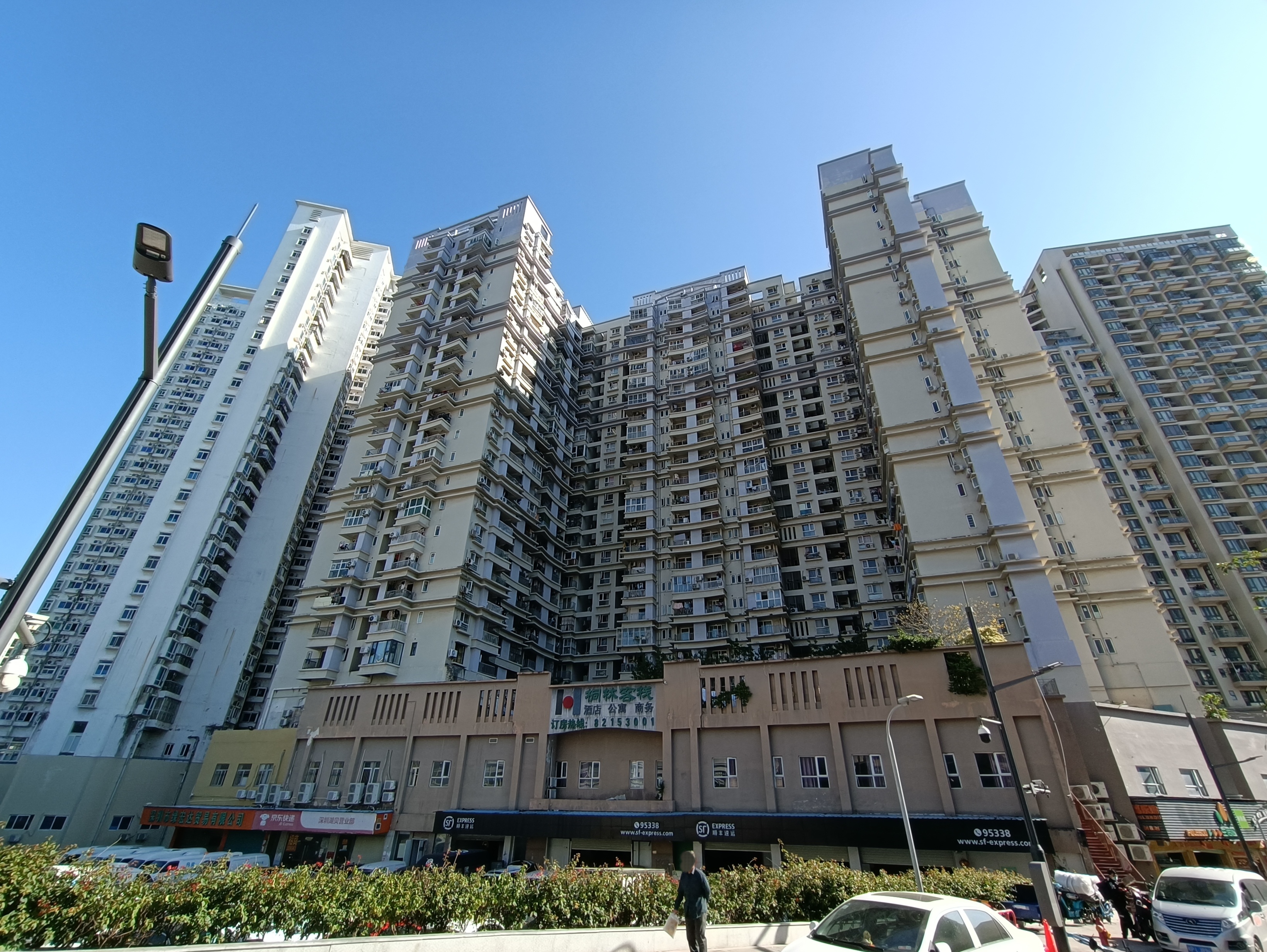 翠园街华隆园