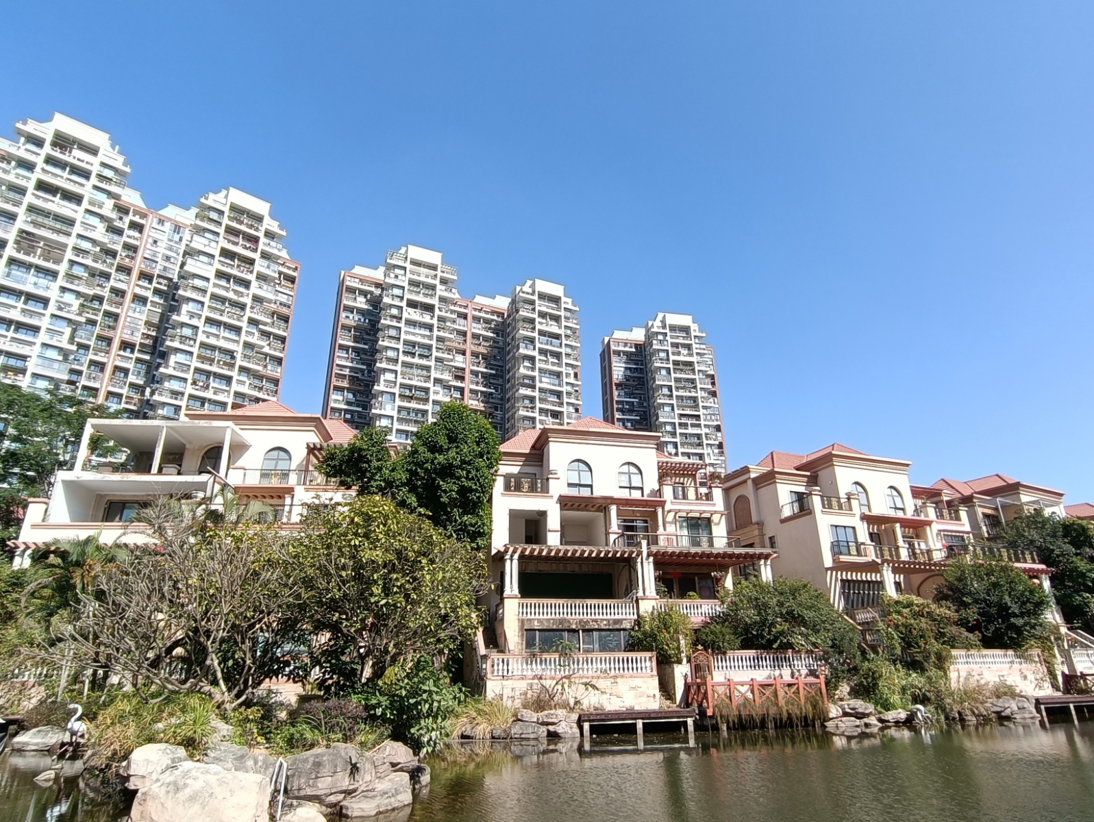 龙岸